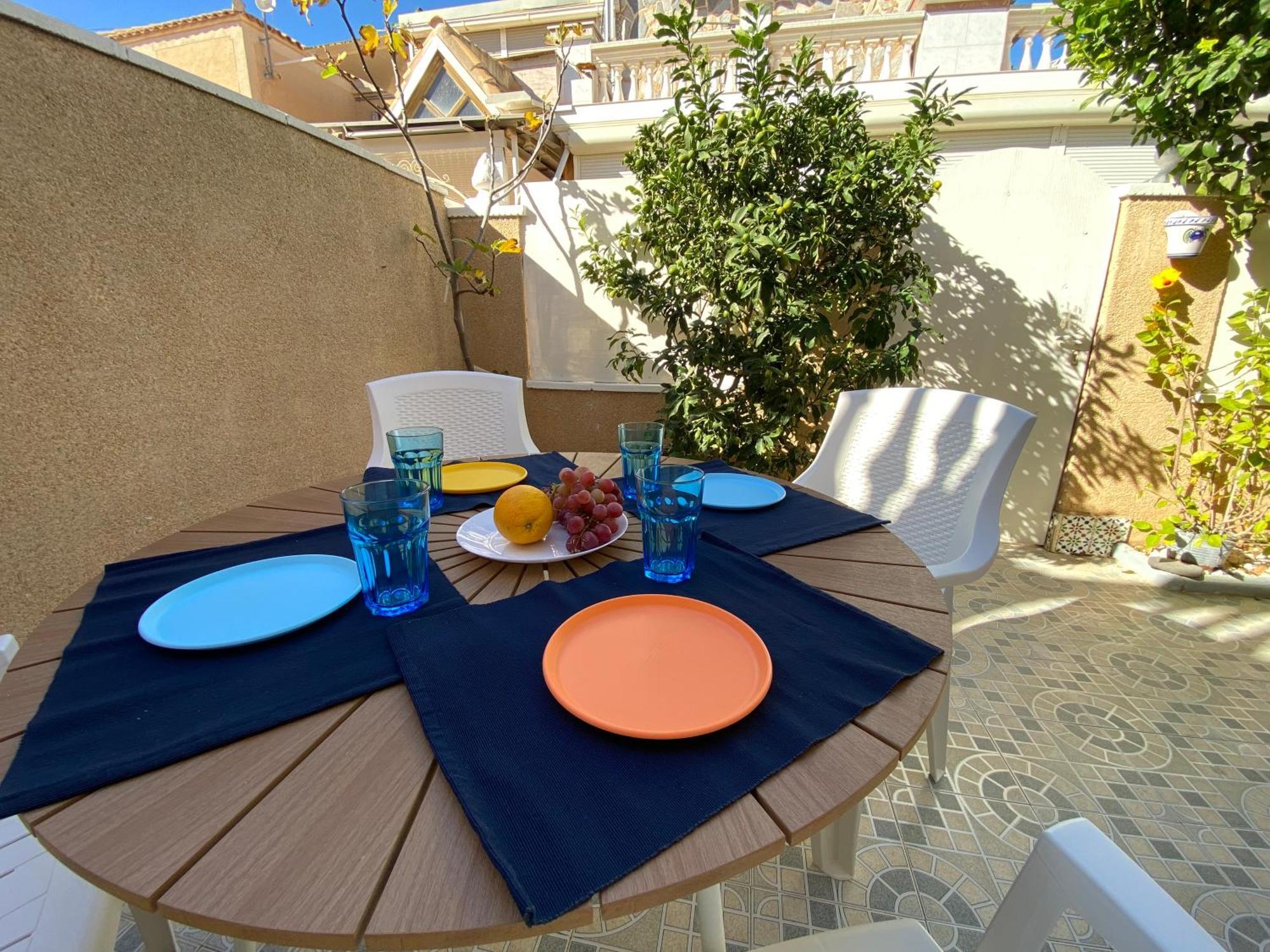 Hébergement de vacances Casa Torre Y Mar With 2 Bedrooms Pool Barbecue Patio & Sun Terrace *